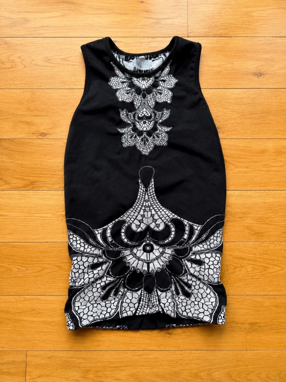 Athleta Black & Gray Graphic Print Fitted Tank Top XS